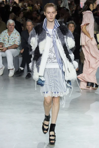 Look 14